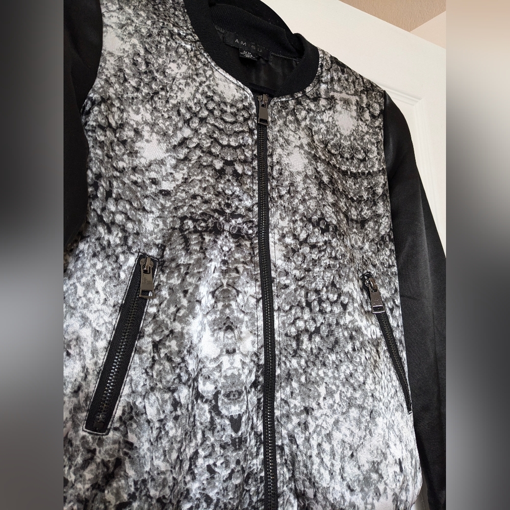 AMISU Black & White Snakeskin Print Bomber Jacket Stain Silky YK2 Rare Unique S4